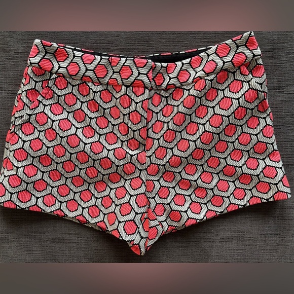 Trina Turk Pants - Trina Turk “Corbin” Black, Pink & White Honeycomb Jacquard Geometric Shorts